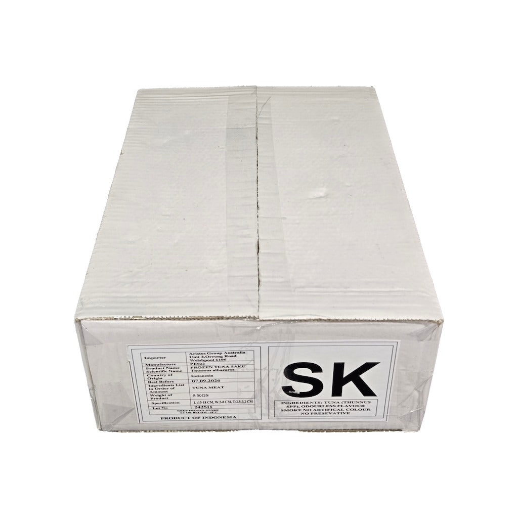 White cardboard box with 'SK' branding on a white background