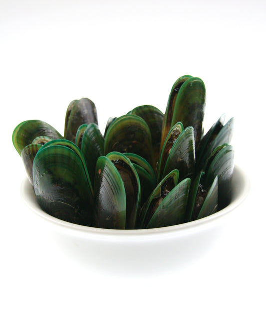 bowl of greenshell whole mussels